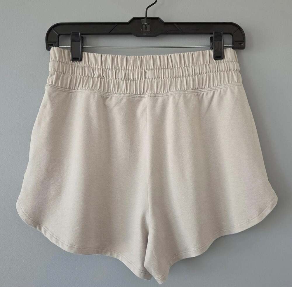 Vuori halo Performance Jogger Shorts Sz Large ecru beige NEW - Picture 5 of 7